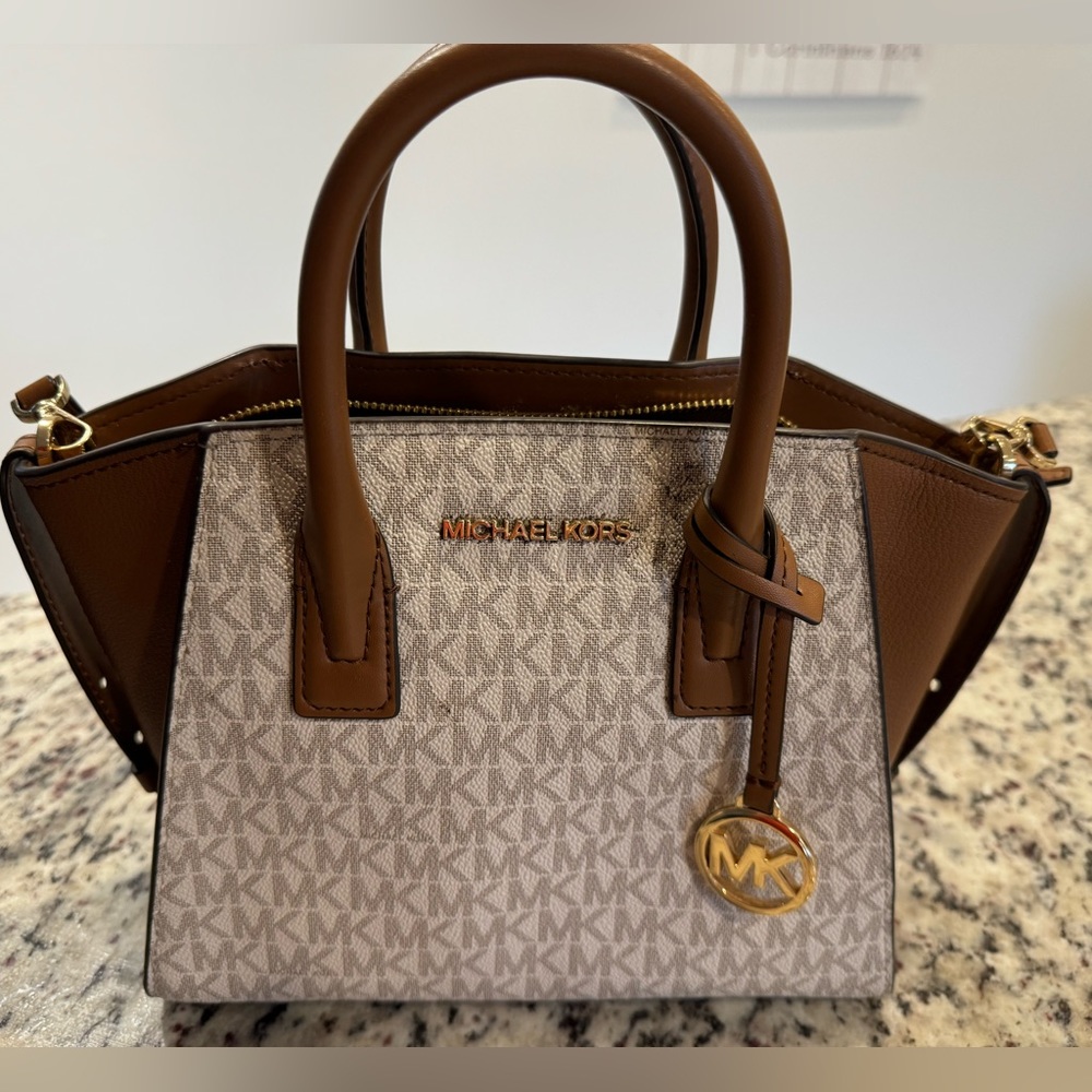 Michael Kors Crossbody EUC